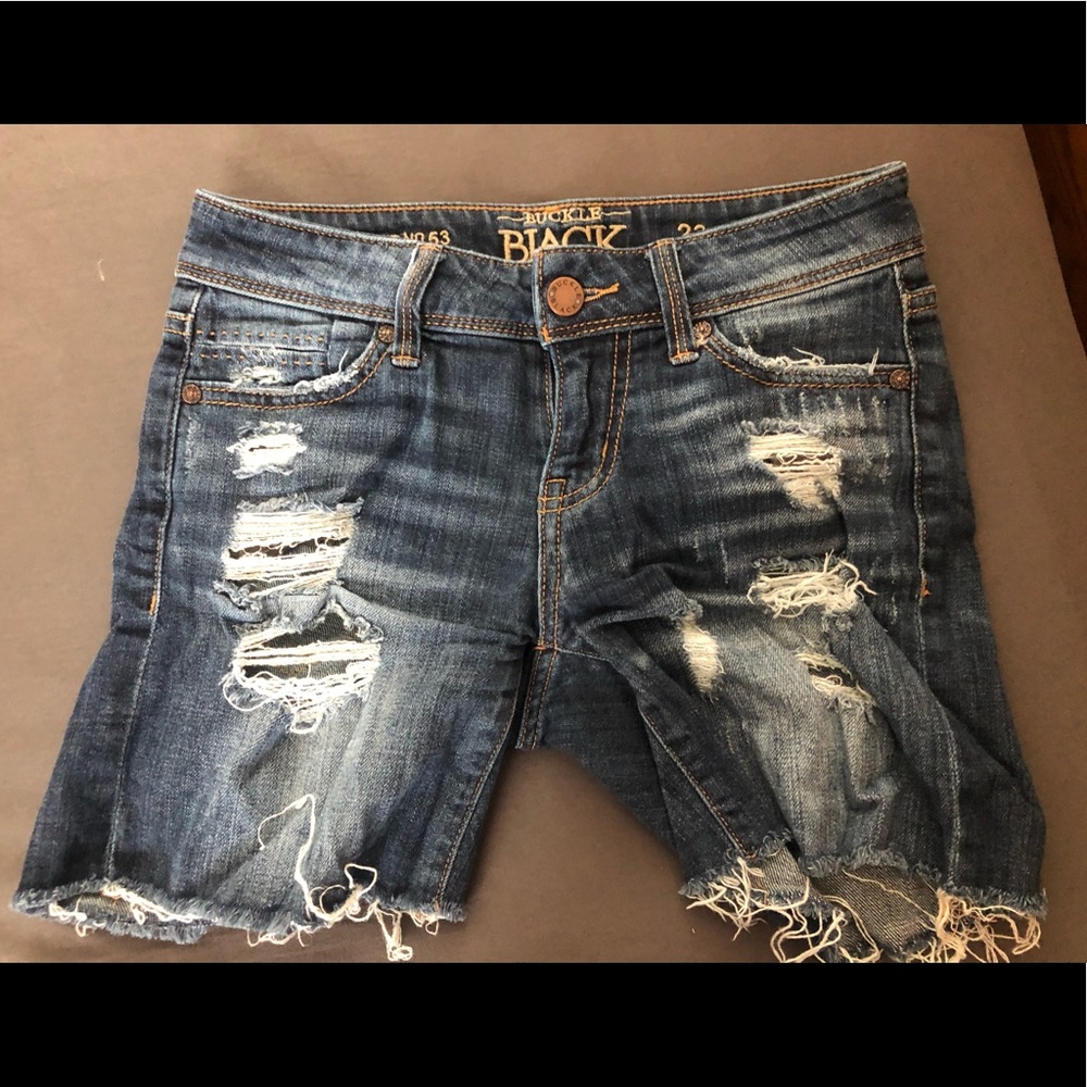 Buckle Black Bermuda shorts